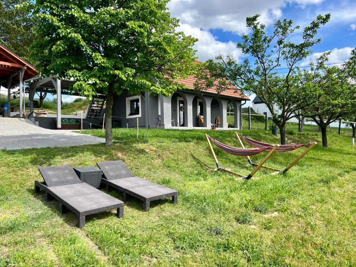 Voelgyhid Village Balaton Kőröshegy Esterno foto