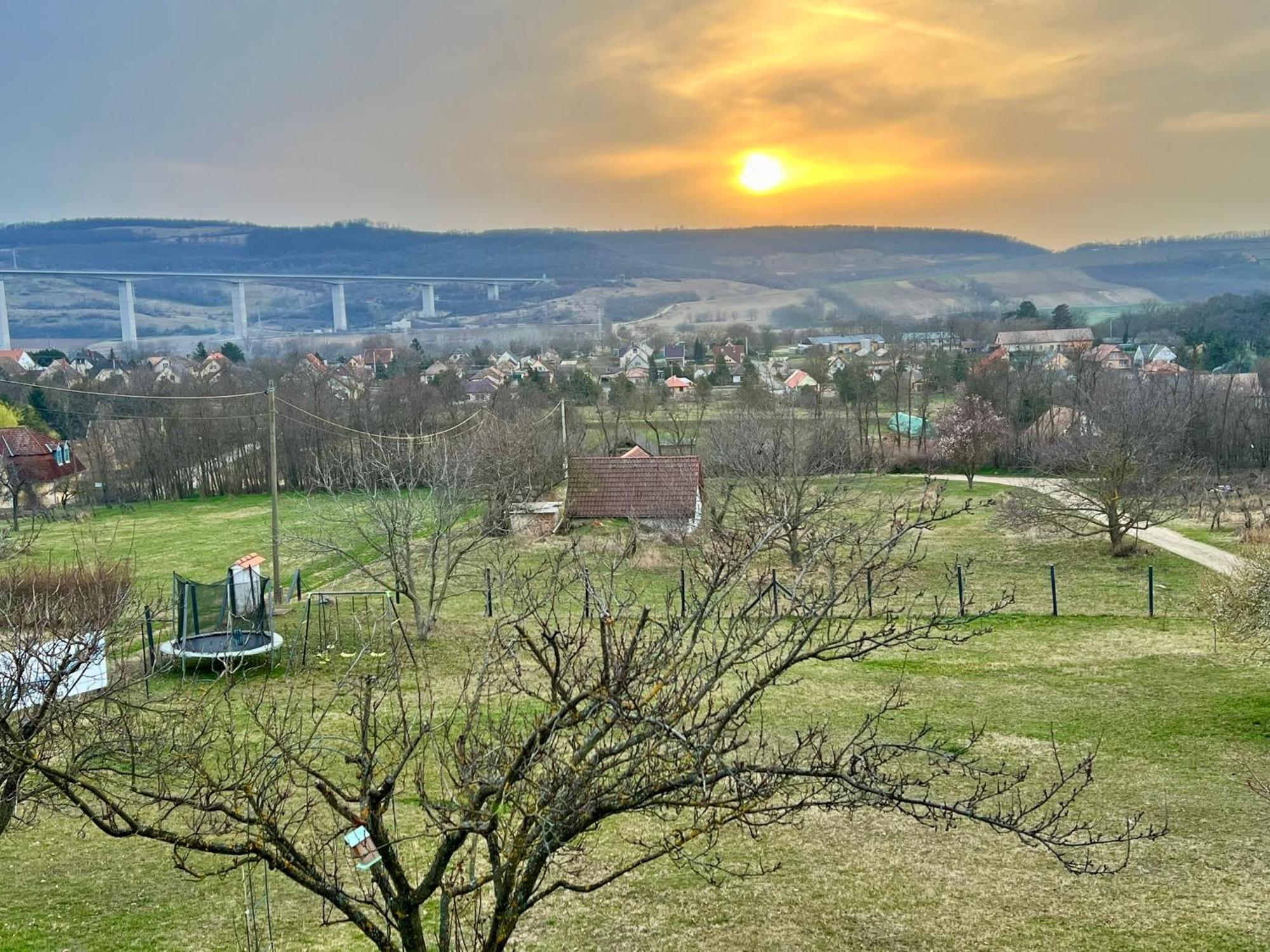 Voelgyhid Village Balaton Kőröshegy Esterno foto
